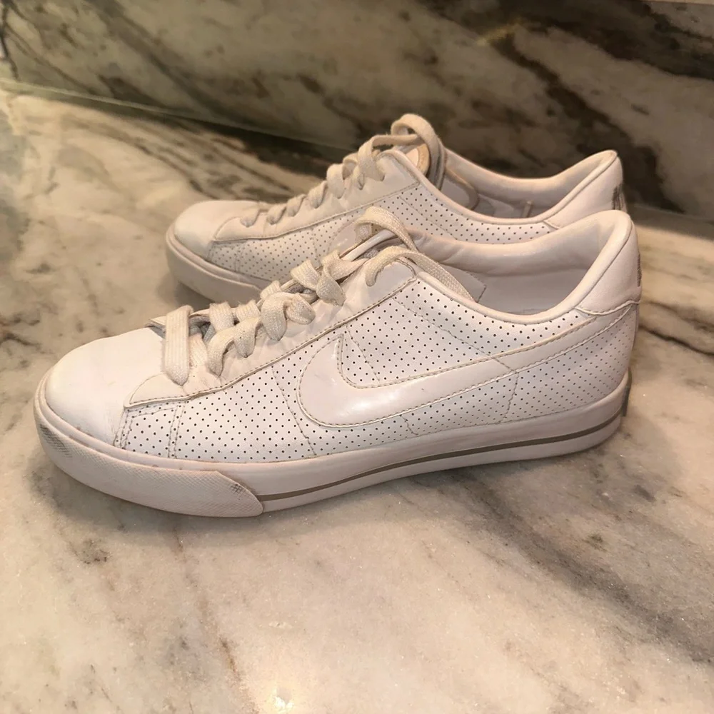 Nike step out